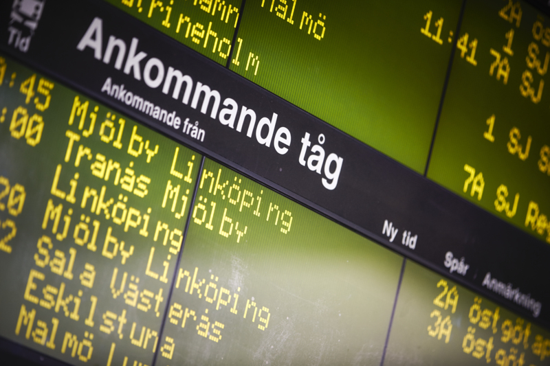 Tavla med destinationer för ankommande tåg. Transportstyrelsen har beslutat att avsluta tillsynen: Foto: Transportstyrelsen