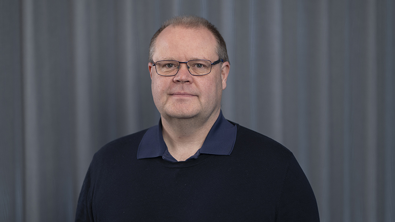 Portättbild på Fredrik Jaresved.