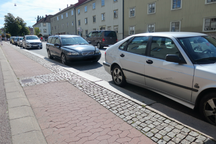 Bild på parkerade bilar i Göteborg