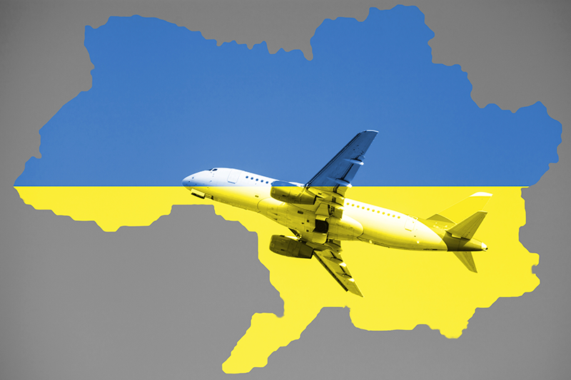 Bilden visar ett flygplan över en kartbild av Ukraina.